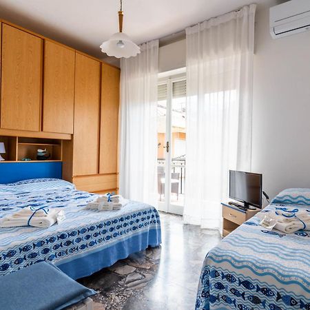 Апартаменты Gioiello Marino - Mare, 2 Minuti A Piedi Пьетра-Лигуре Экстерьер фото